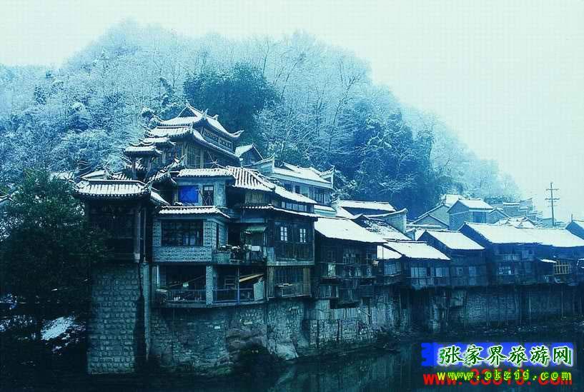 長(zhǎng)沙往返A(chǔ)8線:鳳凰古城、梵凈山、德夯苗寨汽車三日游